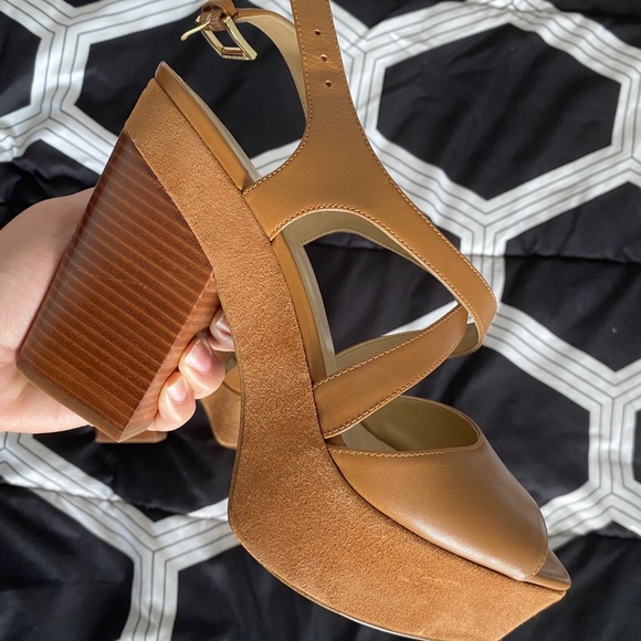 Sandals - Picture 3 of 5